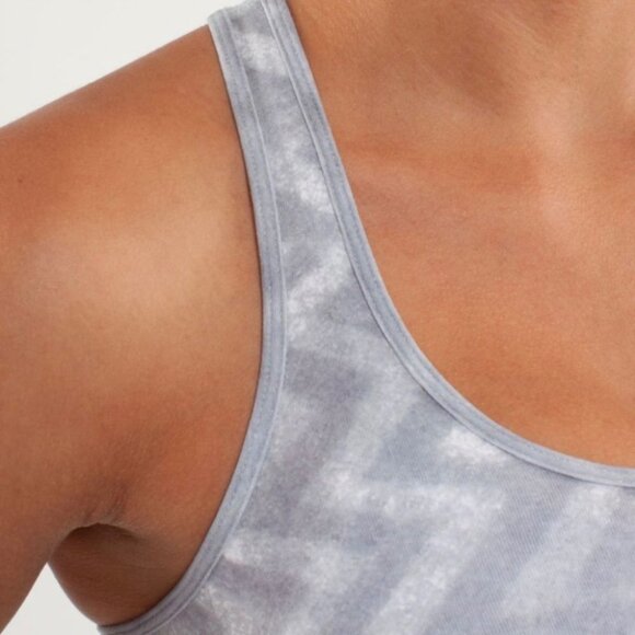 Lululemon Cool Racerback Tank Top Size 6 US Grey White Chevron Blazer Fossil - Picture 5 of 11